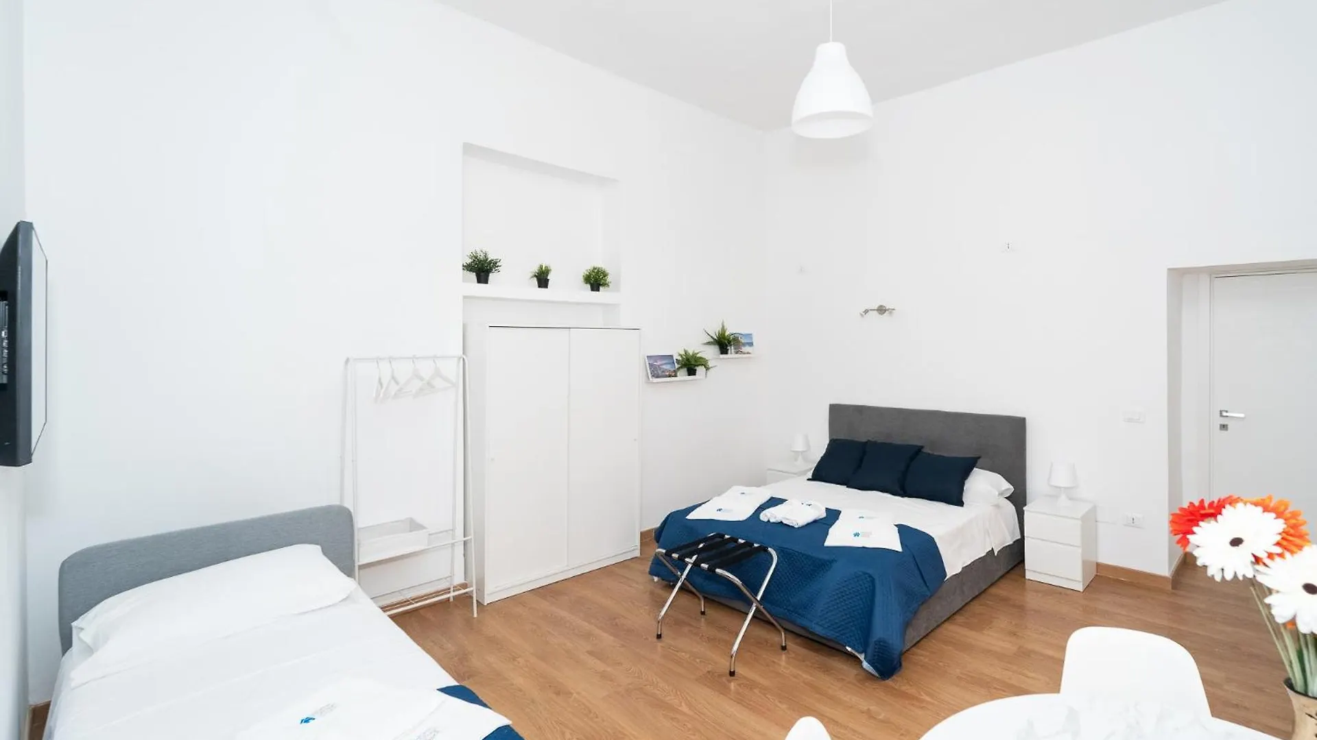 Holiday home Home Smart Rent Appartamento Nei Pressi Di Via Toledo 2 Camere Da Letto Naples