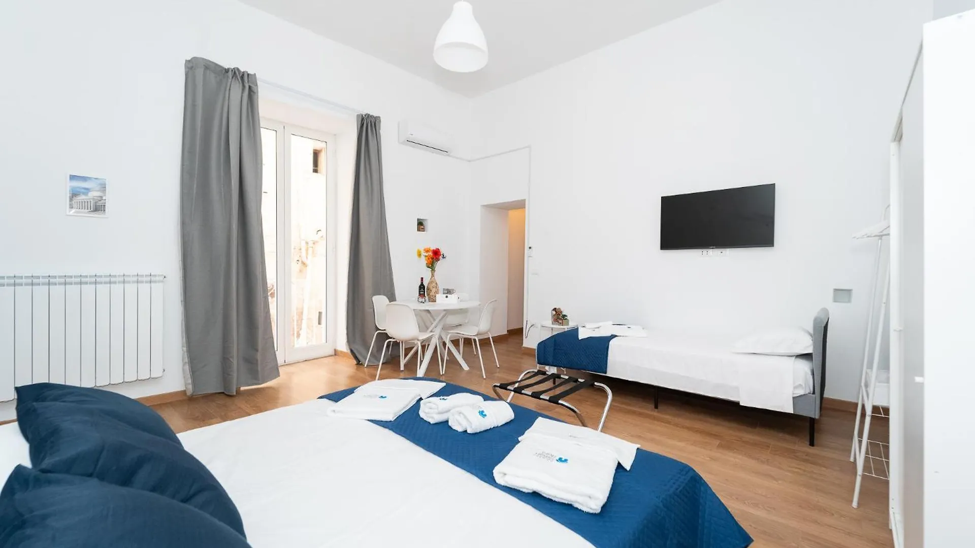 Home Smart Rent Appartamento Nei Pressi Di Via Toledo 2 Camere Da Letto Naples